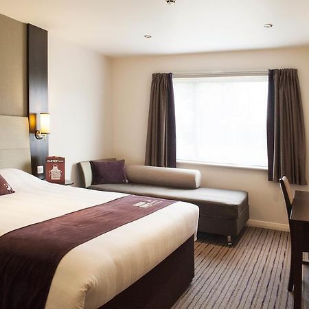 Premier Inn Dunfermline Buitenkant foto