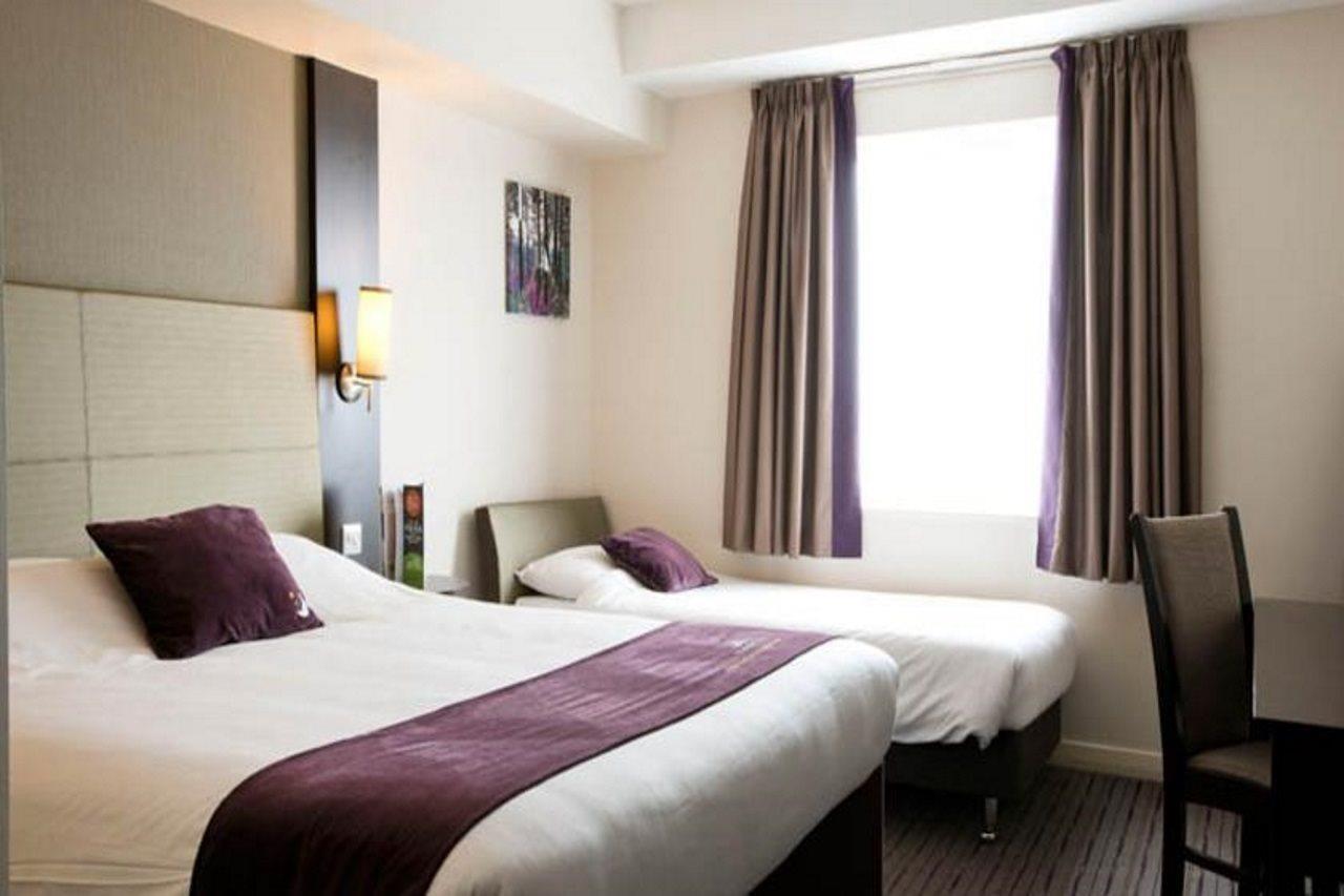 Premier Inn Dunfermline Buitenkant foto