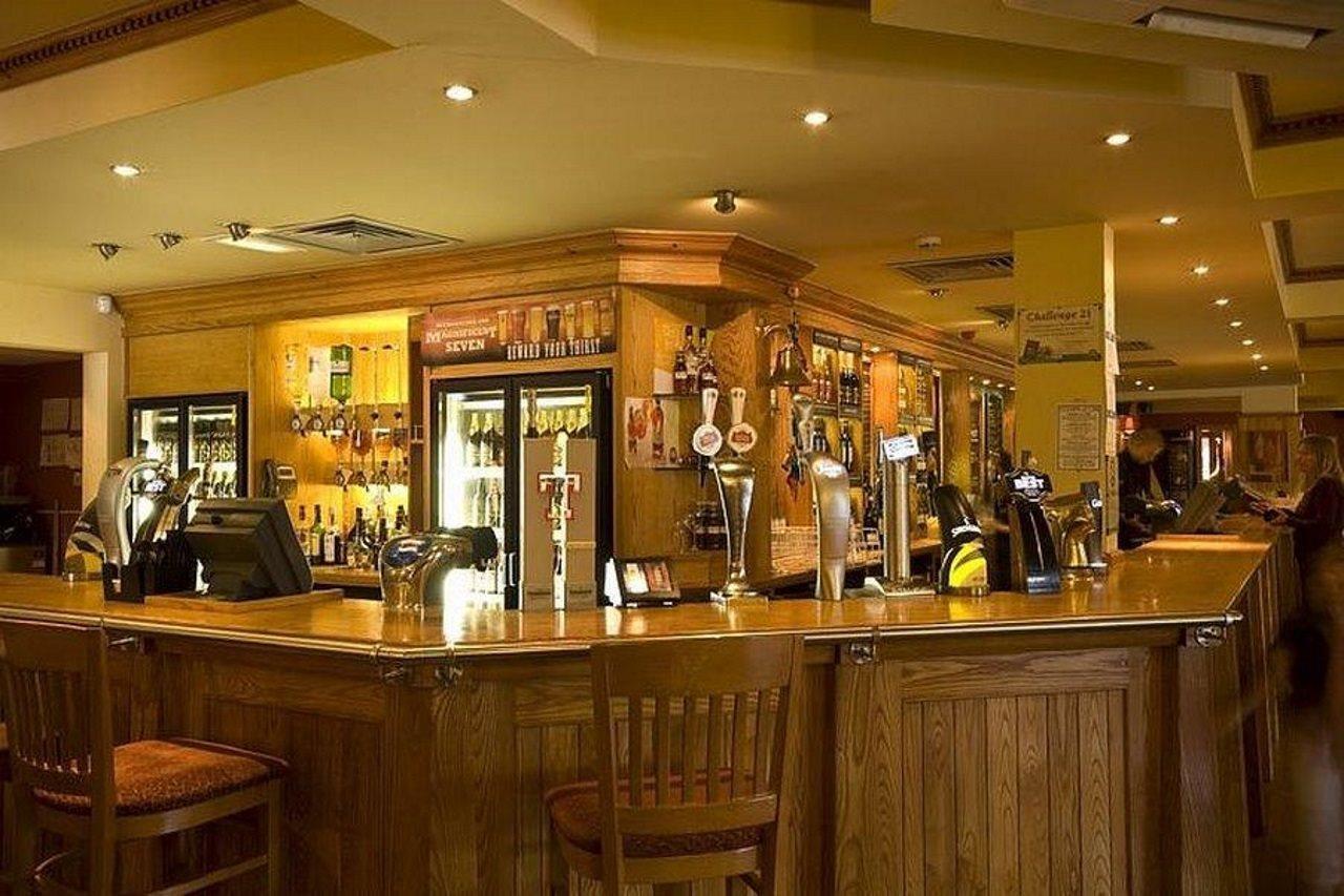 Premier Inn Dunfermline Buitenkant foto