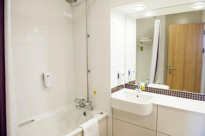 Premier Inn Dunfermline Buitenkant foto