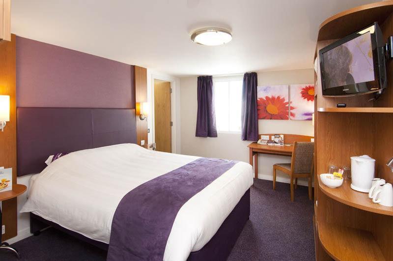 Premier Inn Dunfermline Buitenkant foto